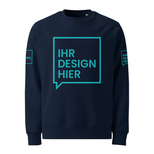 Ein navyblaues Sweatshirt mit einem individuell bedruckten Design. Auf der Vorderseite befindet sich ein großes, türkisfarbenes Quadrat mit dem Text „Ihr Design Hier“ in moderner Typografie. Das Sweatshirt hat zusätzlich bedruckte Ärmel mit kleineren Versionen des Hauptmotivs. Es ist aus weichem Stoff gefertigt und hat einen klassischen Rundhalsausschnitt sowie gerippte Bündchen, die für eine bequeme Passform sorgen. Ideal für maßgeschneiderte Designs und individuelle Stilvorlieben.