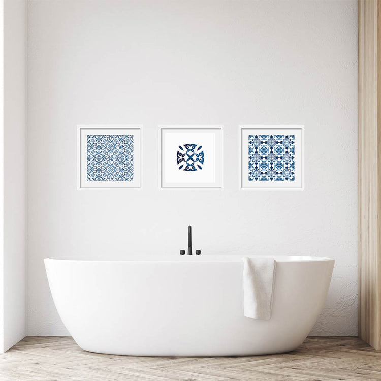 Poster-Set "Azulejos" in modernem Badezimmer