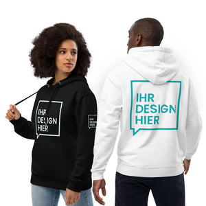 Eine Frau trägt einen schwarzen Hoodie mit individuellem Design auf der Vorderseite, während ein Mann von hinten einen weißen Hoodie mit großem, personalisierbarem Druck auf dem Rücken präsentiert. Die Hoodies sind mit einem modernen, minimalistischen Schriftzug gestaltet und verfügen über praktische Kängurutaschen sowie eine Kapuze mit Kordelzug. Das Material wirkt weich und hochwertig verarbeitet.