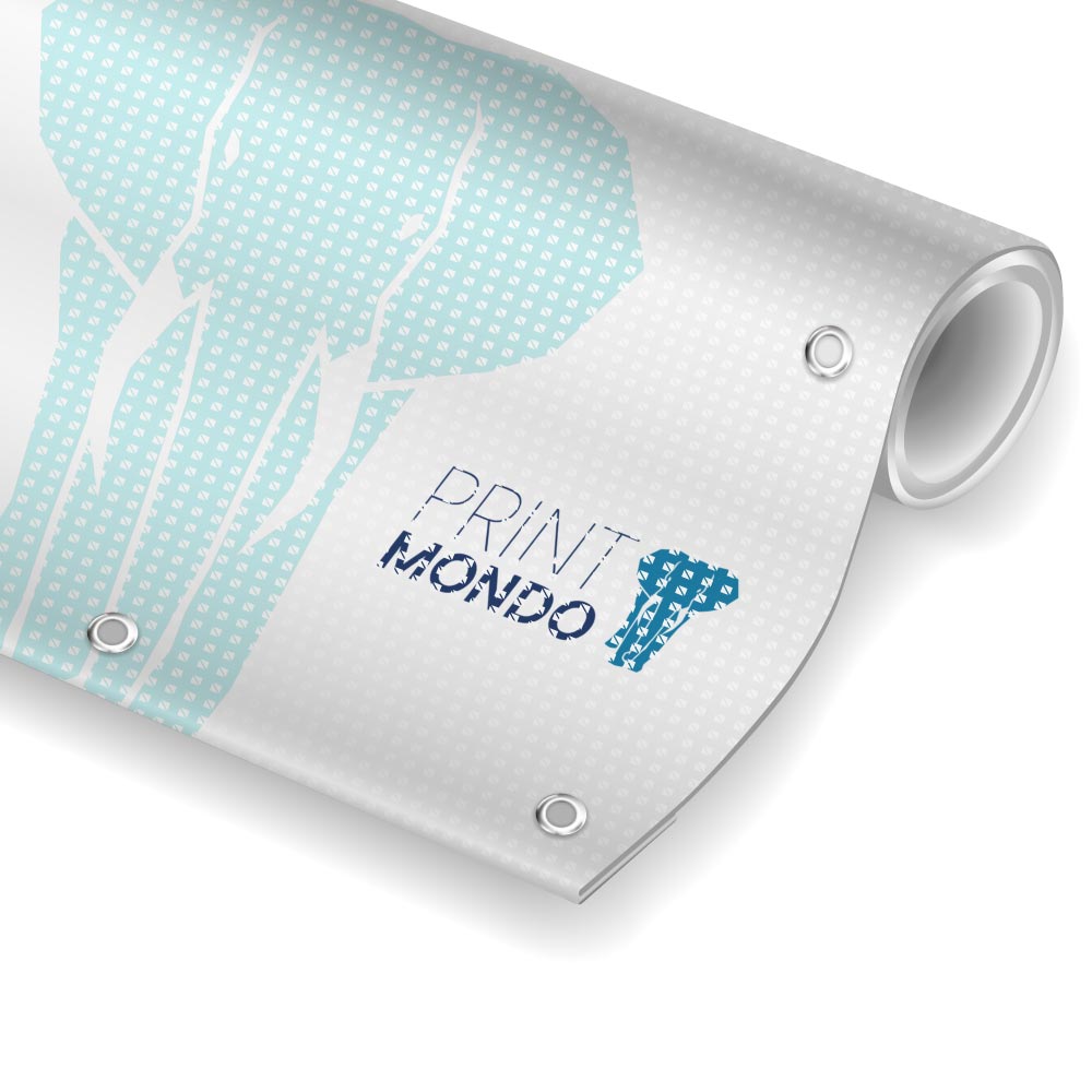 Mesh Banner, mit Saum und Ösen, eingerollt, in weiss, hier mit einem Beispieldruck in türkis/ blau mit dem Print Mondo Elefanten Logo.