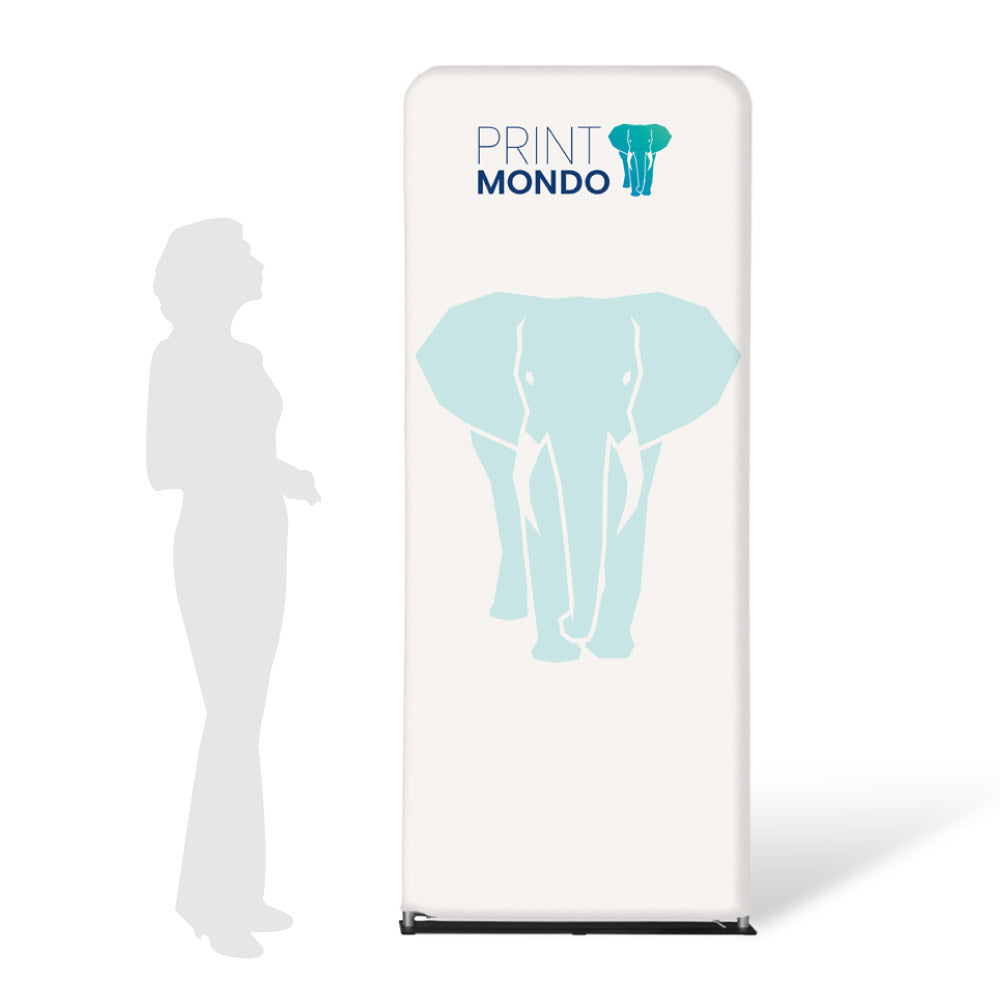 Zipper Banner als Frontaufnahme mit Schattenperson als Größenvergleich.