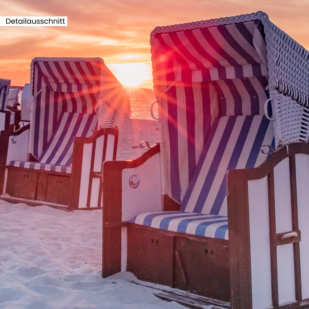 Detailausschnitt Leinwandbild Fensterblick "Strandkörbe im Sonnenuntergang"