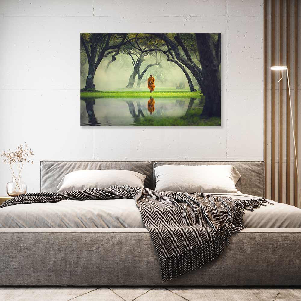 Canvasbild "Mönch am See" im Schlafzimmer über dem Bett